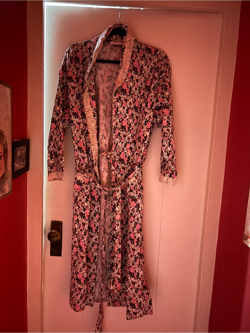 Victoria's Secret Floral Lace-Trim Robe in Pink & Black